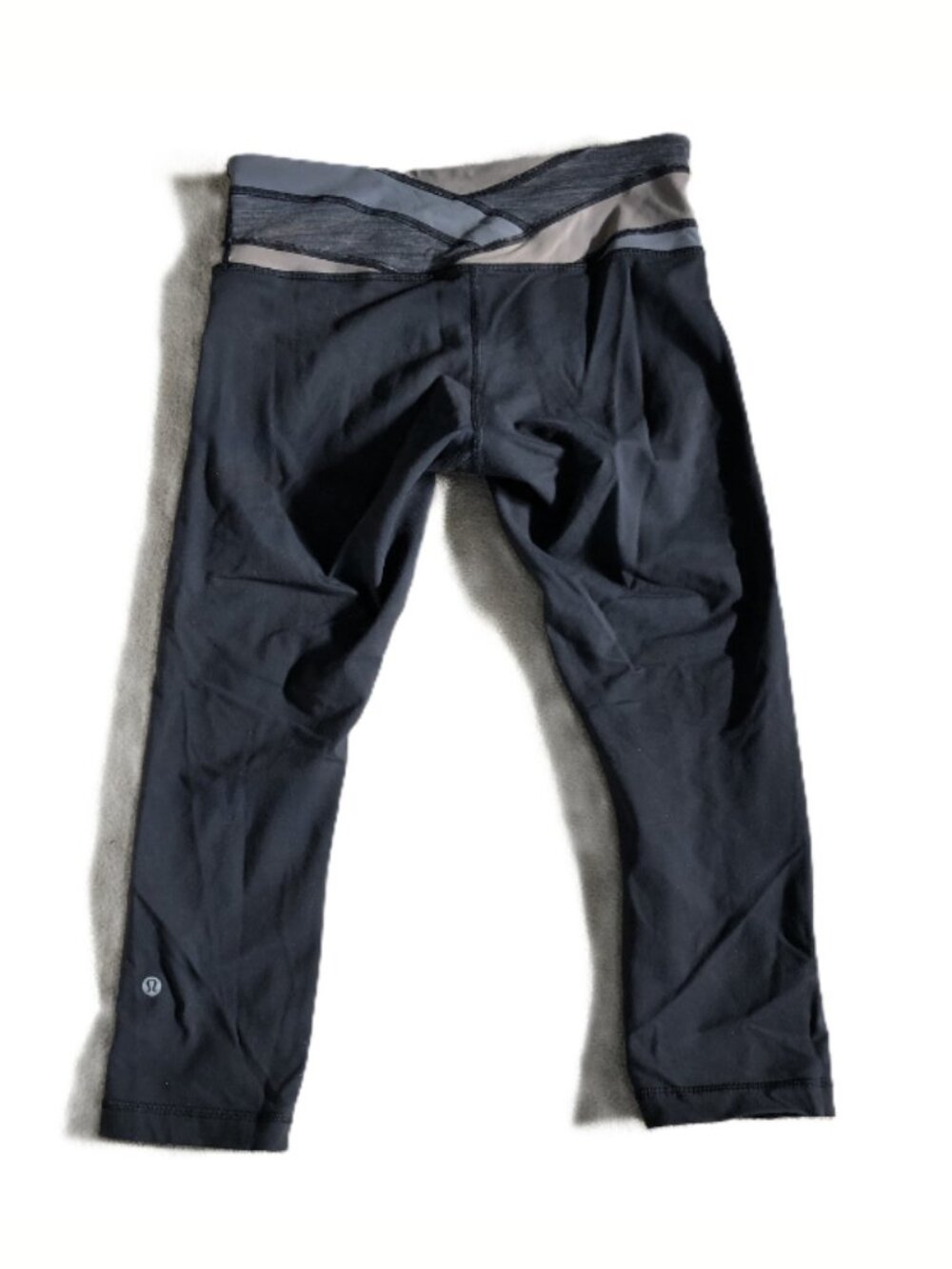 EUC Lululemon Wunder Under Crop Leggings- Black w/ Grey & Tan Waistband